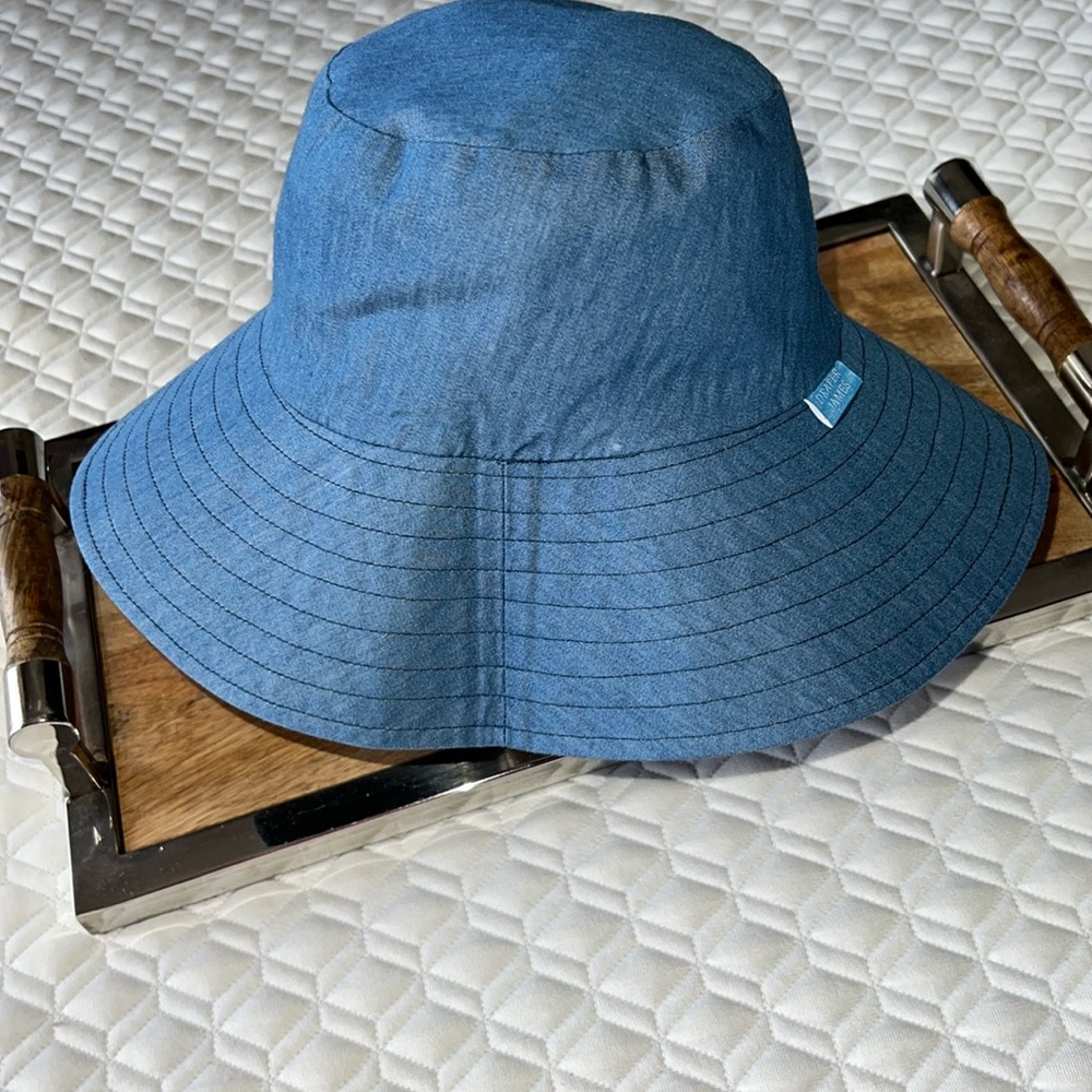 Denim bucket hat reversible 2 tone denim Draper James EUC rare